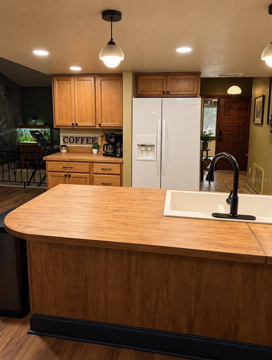 8664 HEATHER BOULEVARD, Weeki Wachee, FL 34613 8664 HEATHER BOULEVARD, Weeki Wachee, FL 34613