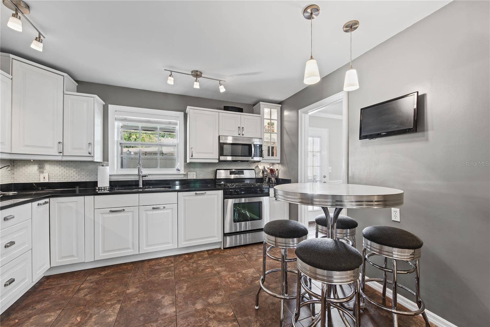 208 N NEW JERSEY AVENUE, Tampa, FL 33609