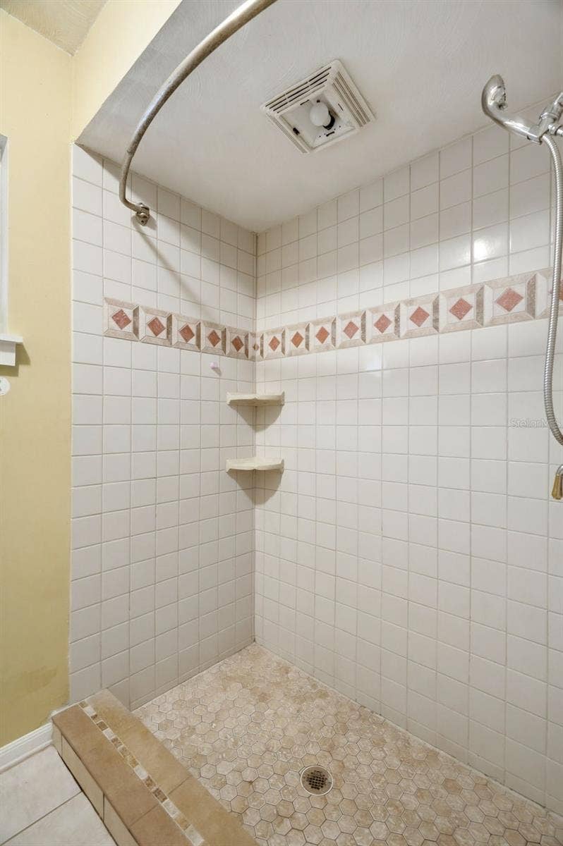 8326 SYLVAN WOODS DRIVE, Sarasota, FL 34243