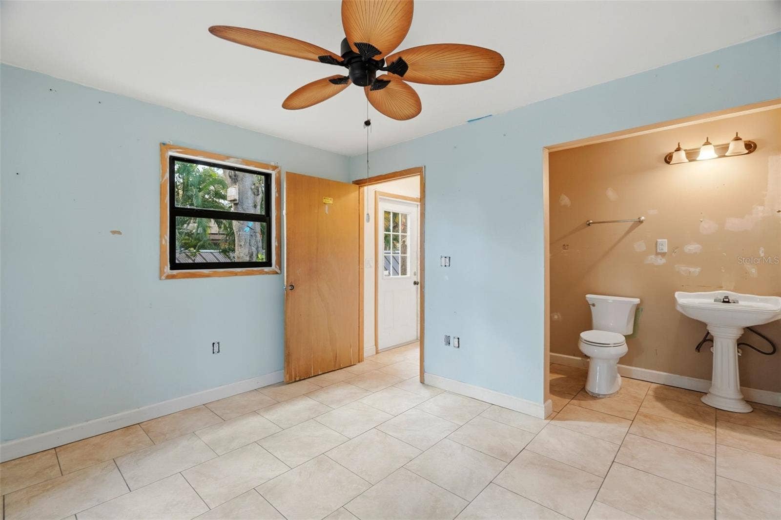 8326 SYLVAN WOODS DRIVE, Sarasota, FL 34243