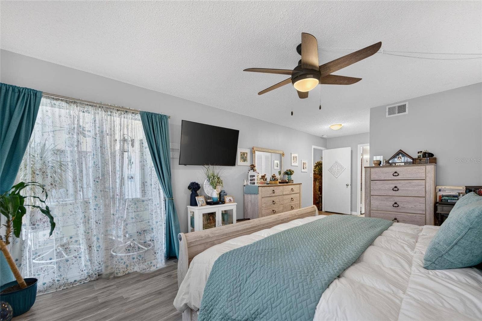 19029 US HIGHWAY 19 N, #9-202, Clearwater, FL 33764 19029 US HIGHWAY 19 N, #9-202, Clearwater, FL 33764