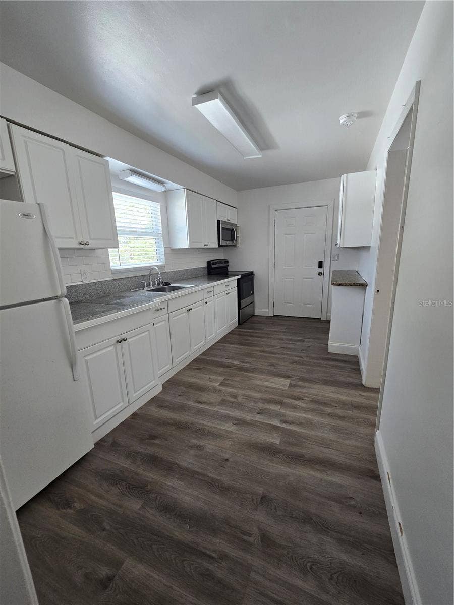 4919 S RENELLIE DRIVE, #4, Tampa, FL 33611 4919 S RENELLIE DRIVE, #4, Tampa, FL 33611