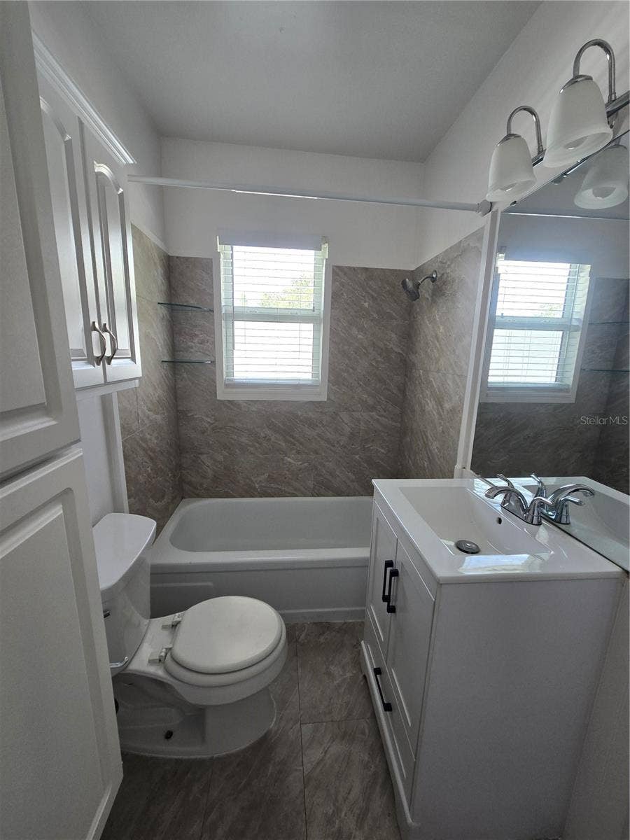 4919 S RENELLIE DRIVE, #4, Tampa, FL 33611 4919 S RENELLIE DRIVE, #4, Tampa, FL 33611