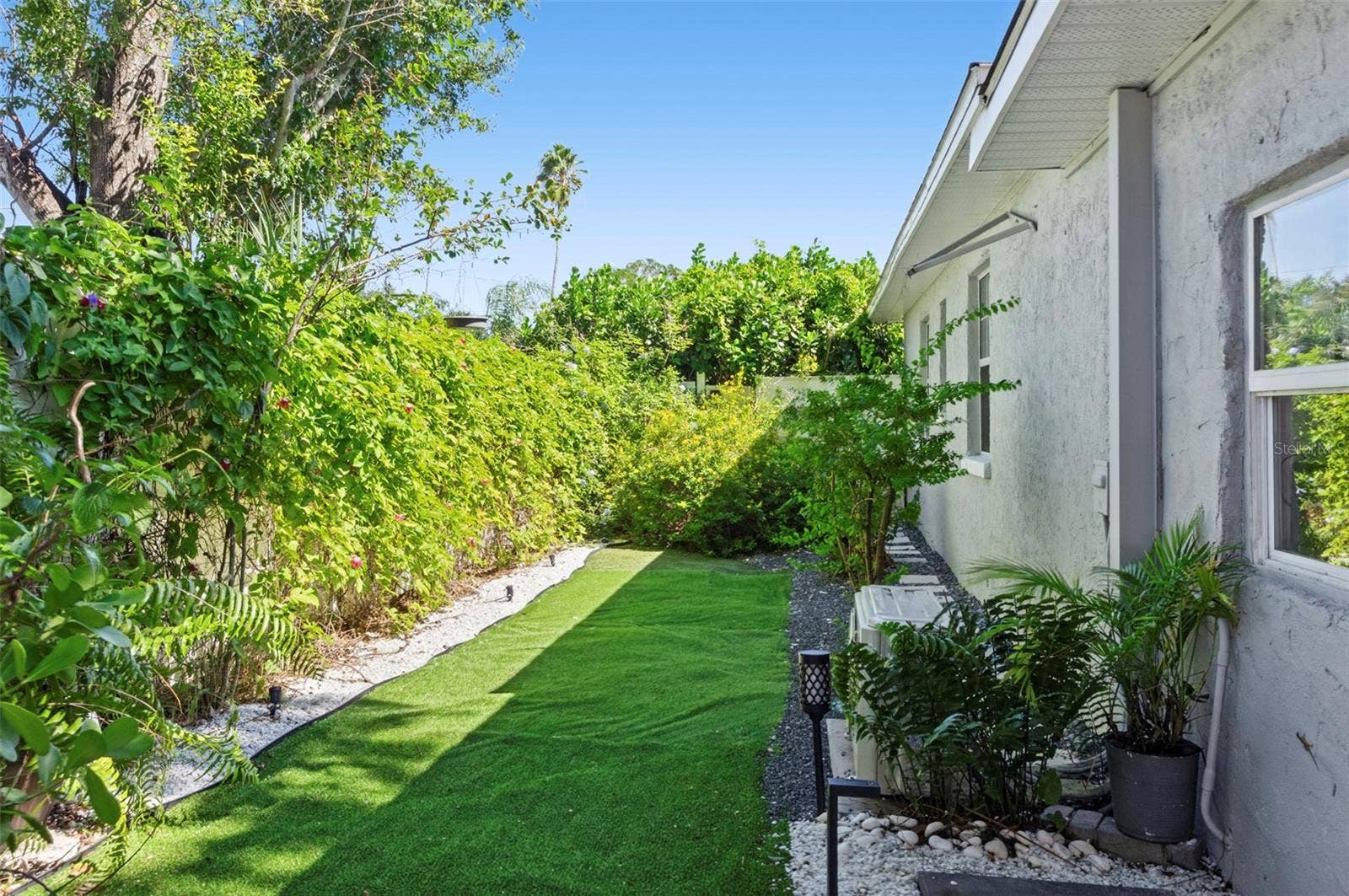 924 32ND STREET N, St Petersburg, FL 33713