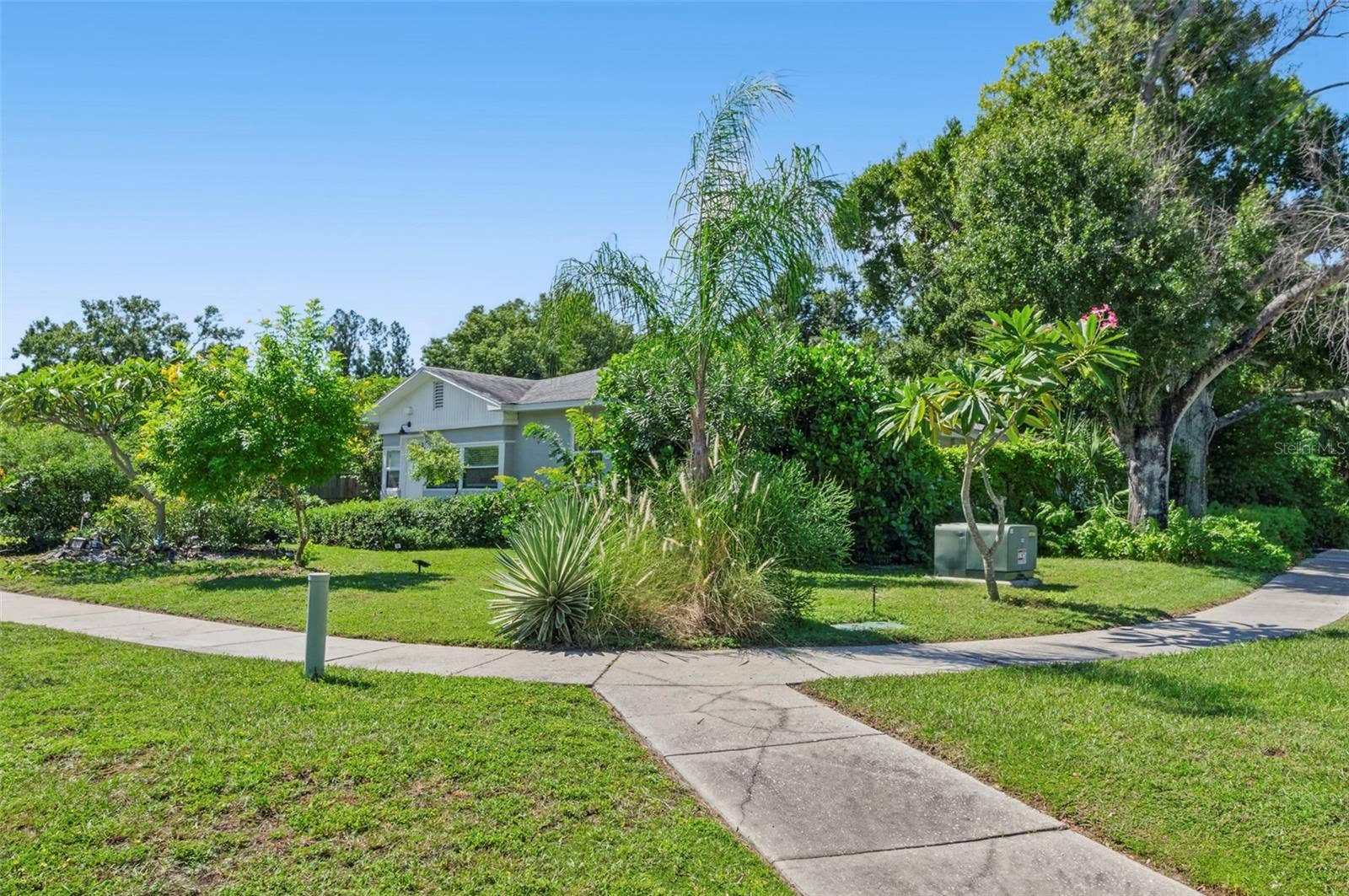 924 32ND STREET N, St Petersburg, FL 33713