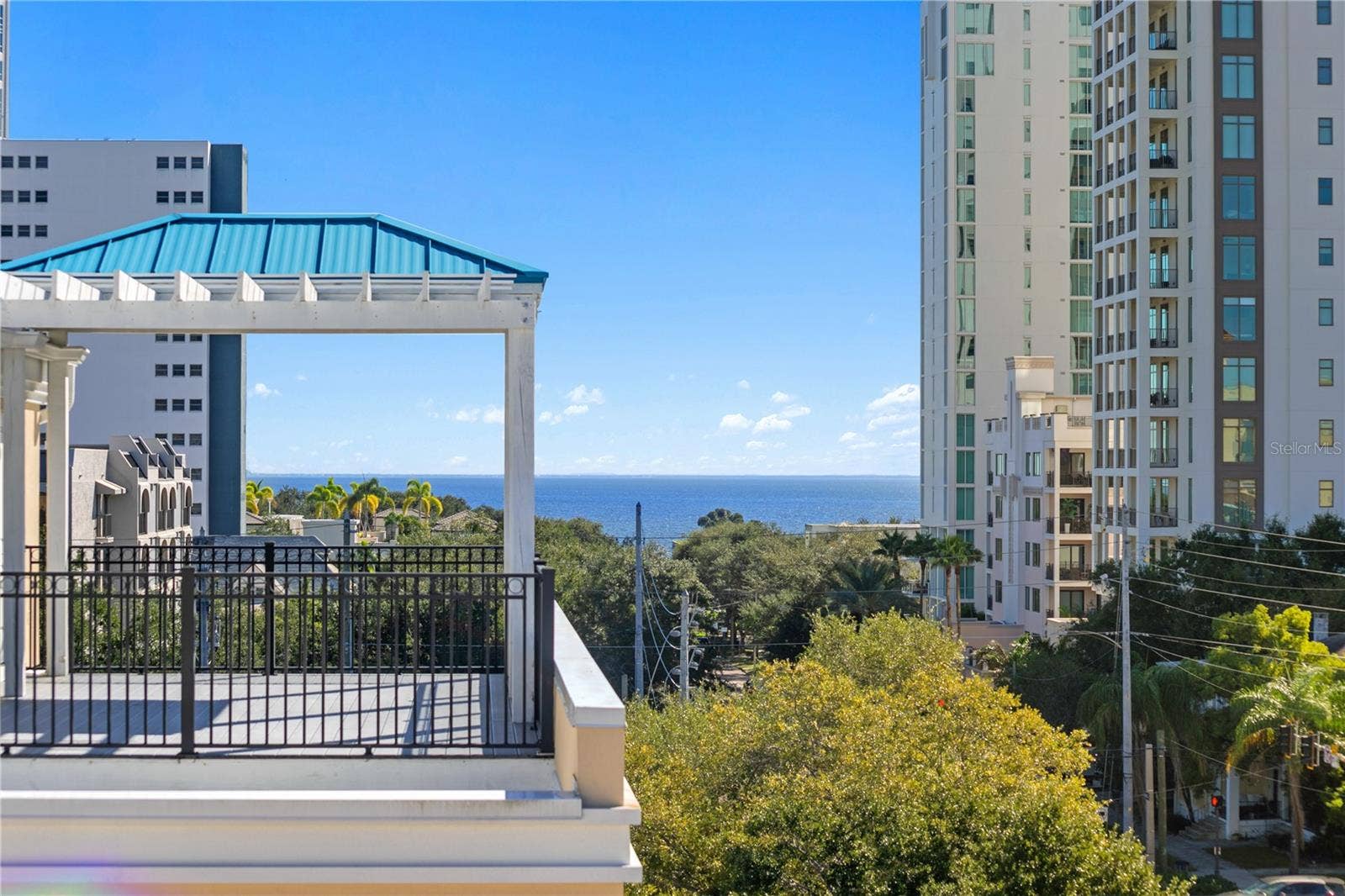 400 REGENT LANE N, St Petersburg, FL 33701 400 REGENT LANE N, St Petersburg, FL 33701