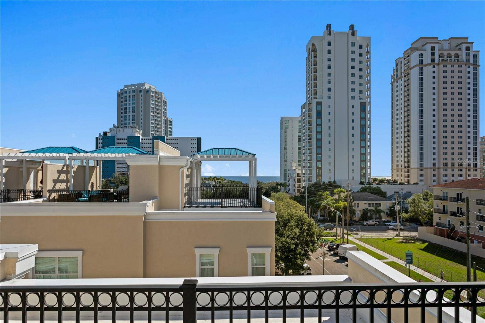 400 REGENT LANE N, St Petersburg, FL 33701 400 REGENT LANE N, St Petersburg, FL 33701