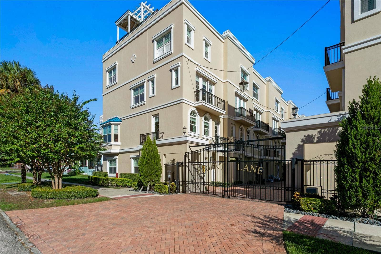 400 REGENT LANE N, St Petersburg, FL 33701 400 REGENT LANE N, St Petersburg, FL 33701