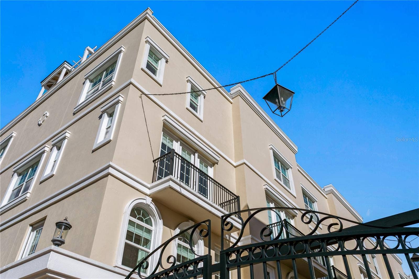 400 REGENT LANE N, St Petersburg, FL 33701 400 REGENT LANE N, St Petersburg, FL 33701