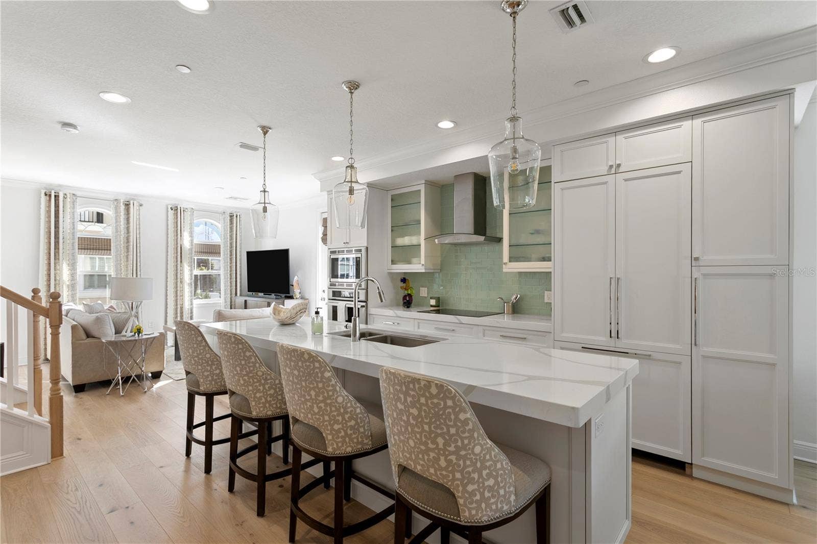 400 REGENT LANE N, St Petersburg, FL 33701 400 REGENT LANE N, St Petersburg, FL 33701
