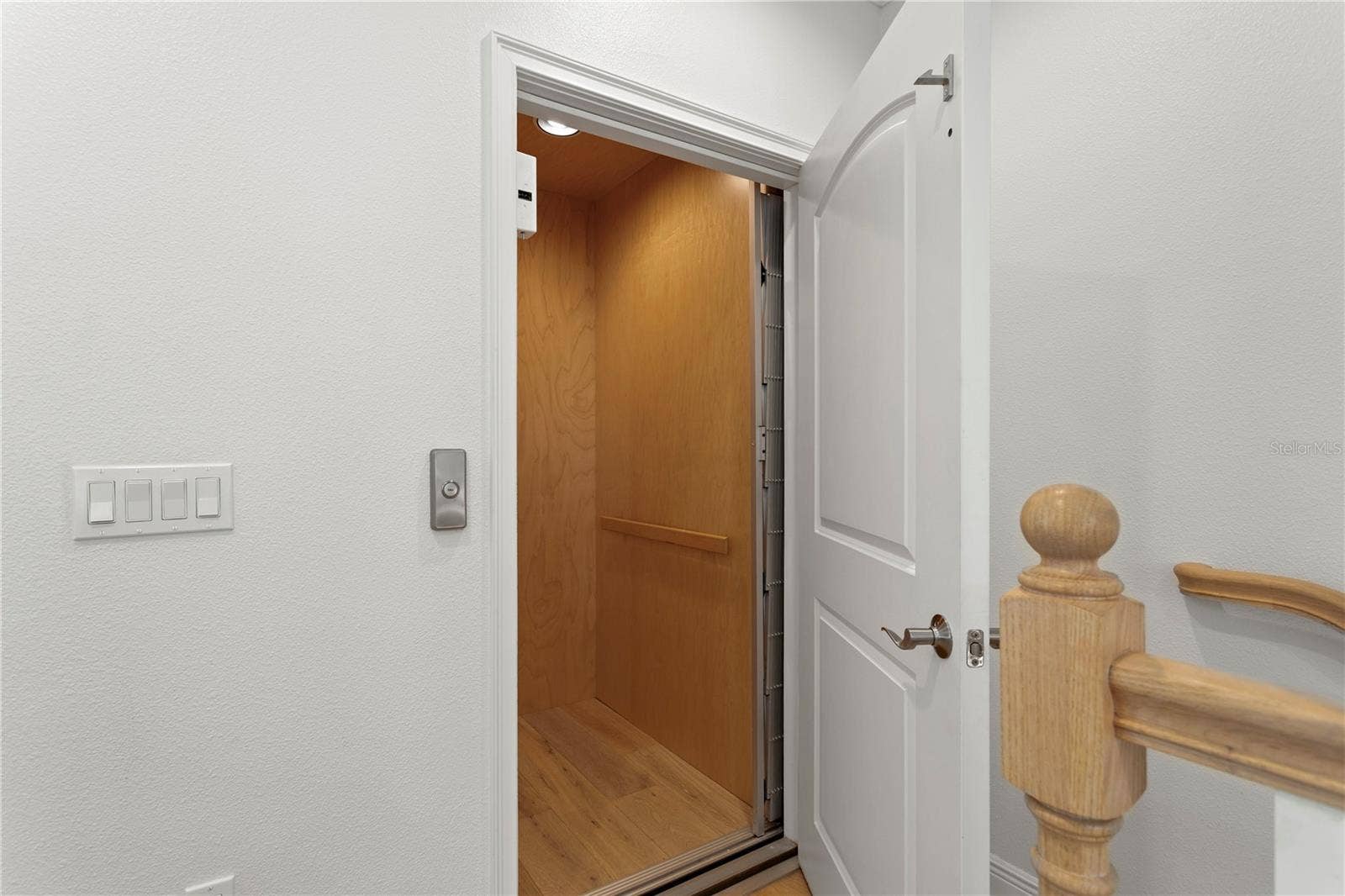 400 REGENT LANE N, St Petersburg, FL 33701 400 REGENT LANE N, St Petersburg, FL 33701