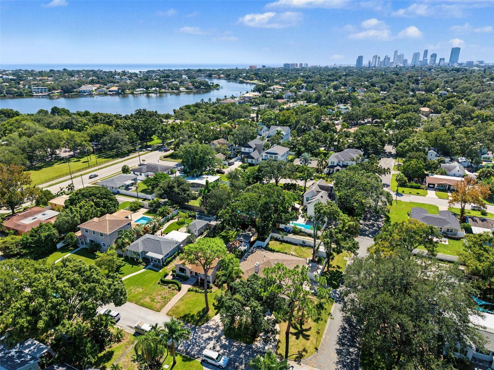 146 33RD AVENUE N, St Petersburg, FL 33704
