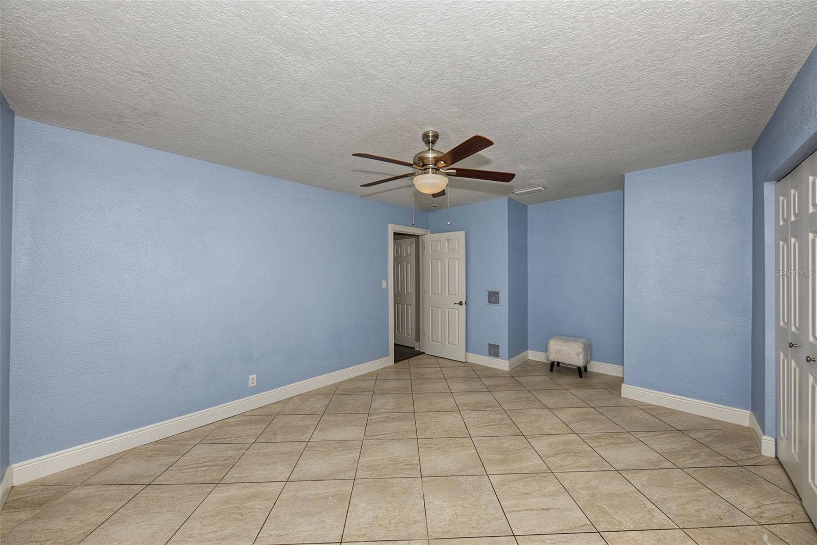 146 33RD AVENUE N, St Petersburg, FL 33704