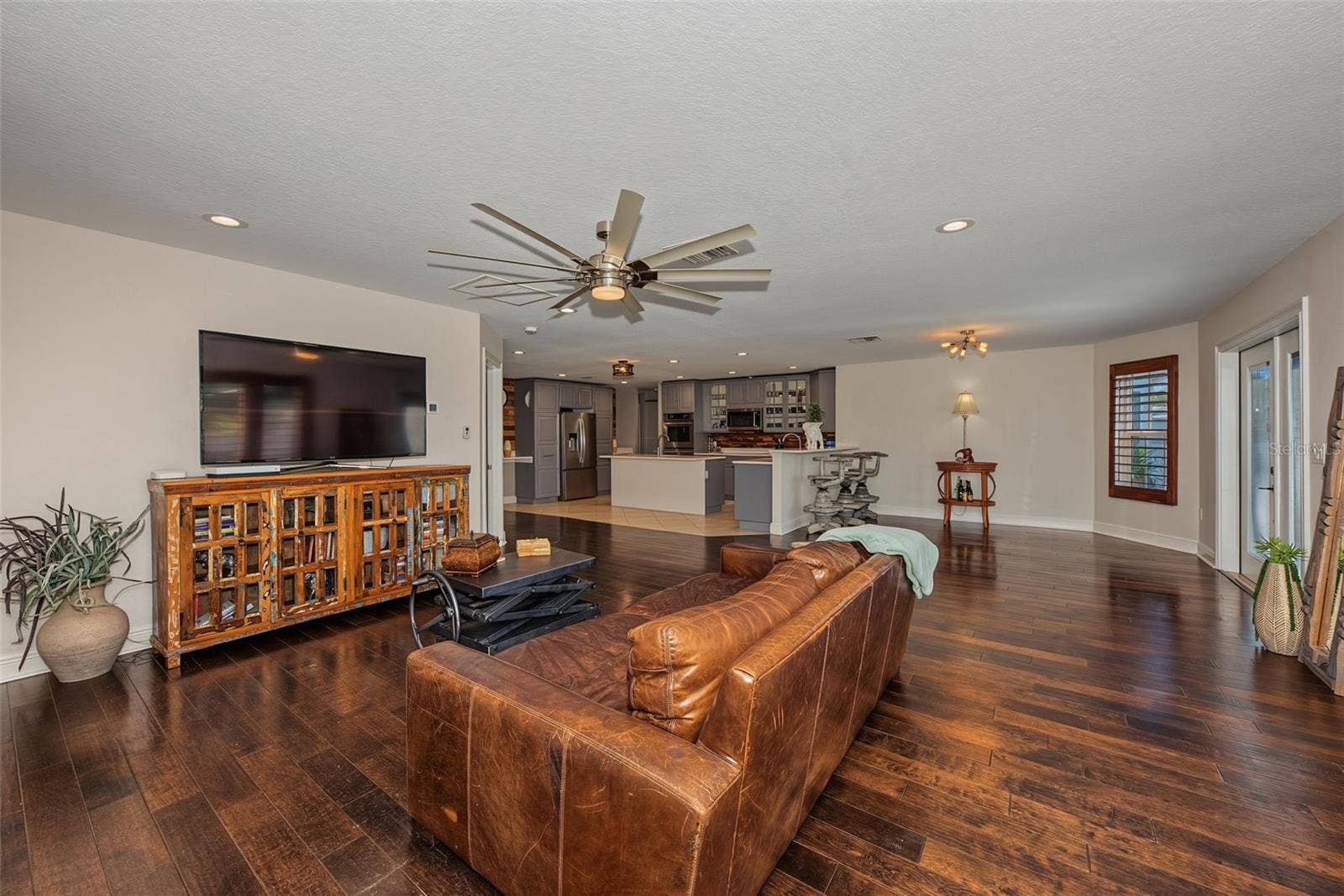 146 33RD AVENUE N, St Petersburg, FL 33704