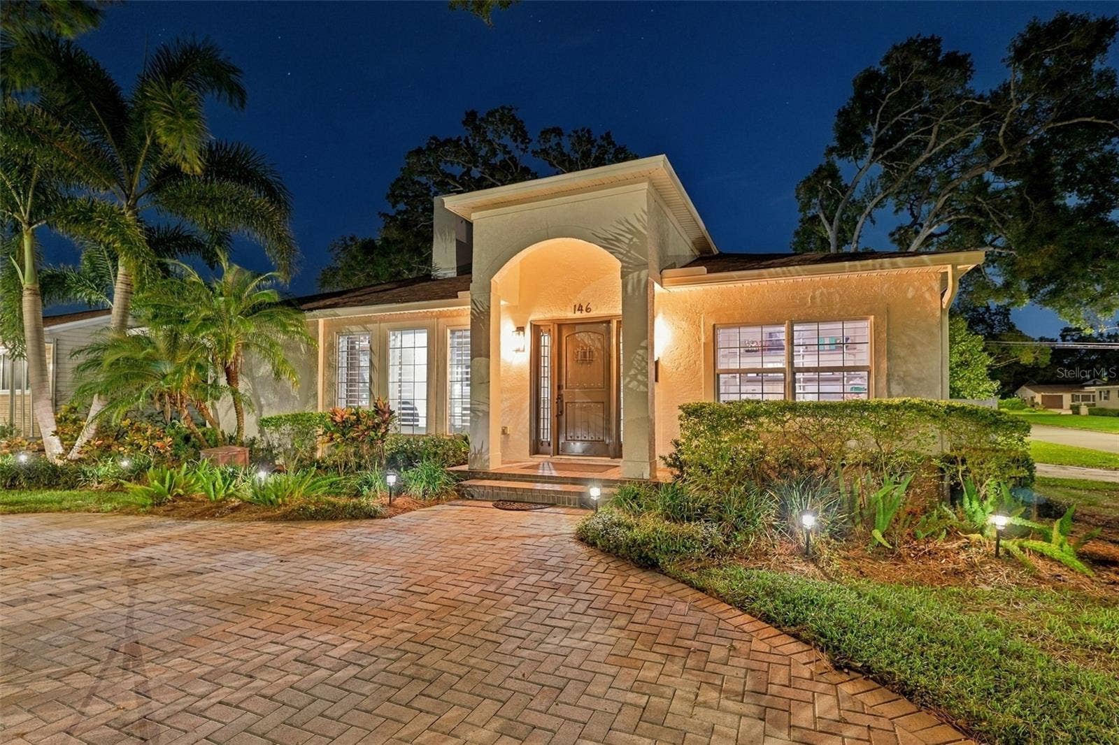146 33RD AVENUE N, St Petersburg, FL 33704