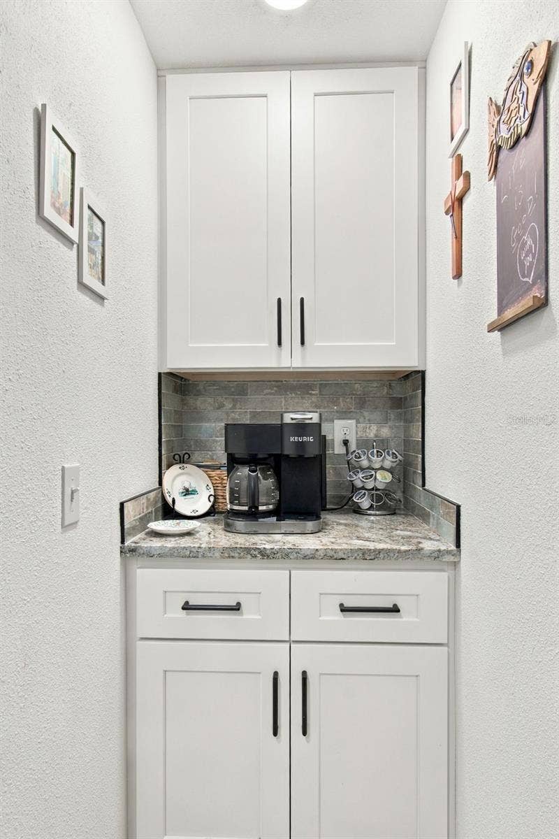 395 GEORGIA AVENUE, Crystal Beach, FL 34681 coffee nook