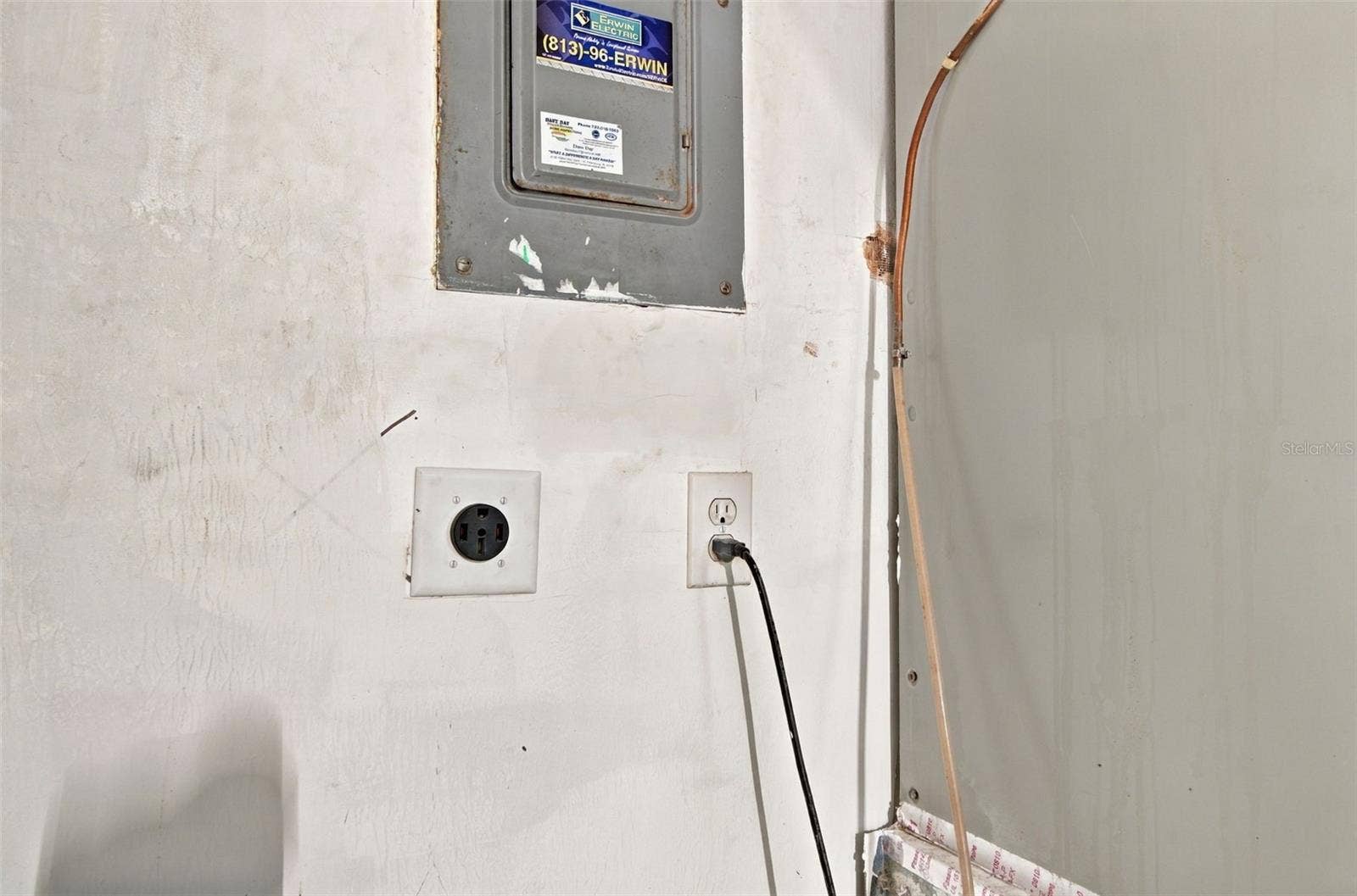 395 GEORGIA AVENUE, Crystal Beach, FL 34681 Level 2 EV charger in garage
