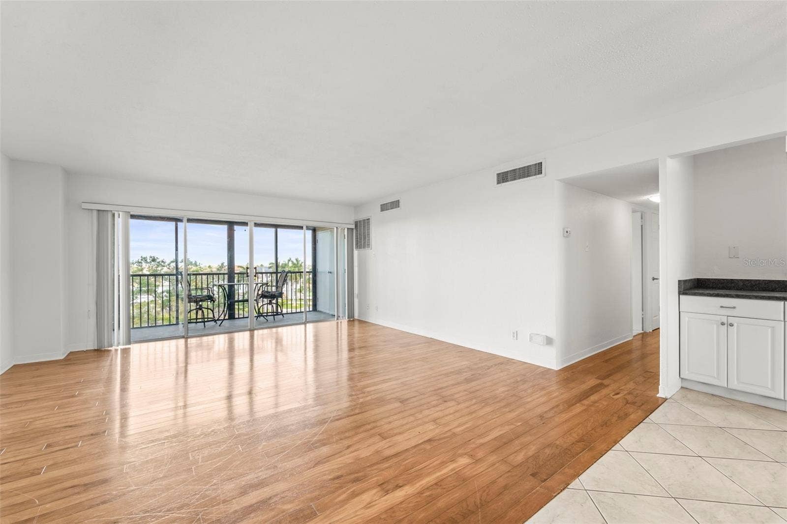10355 PARADISE BOULEVARD, #403, Treasure Island, FL 33706