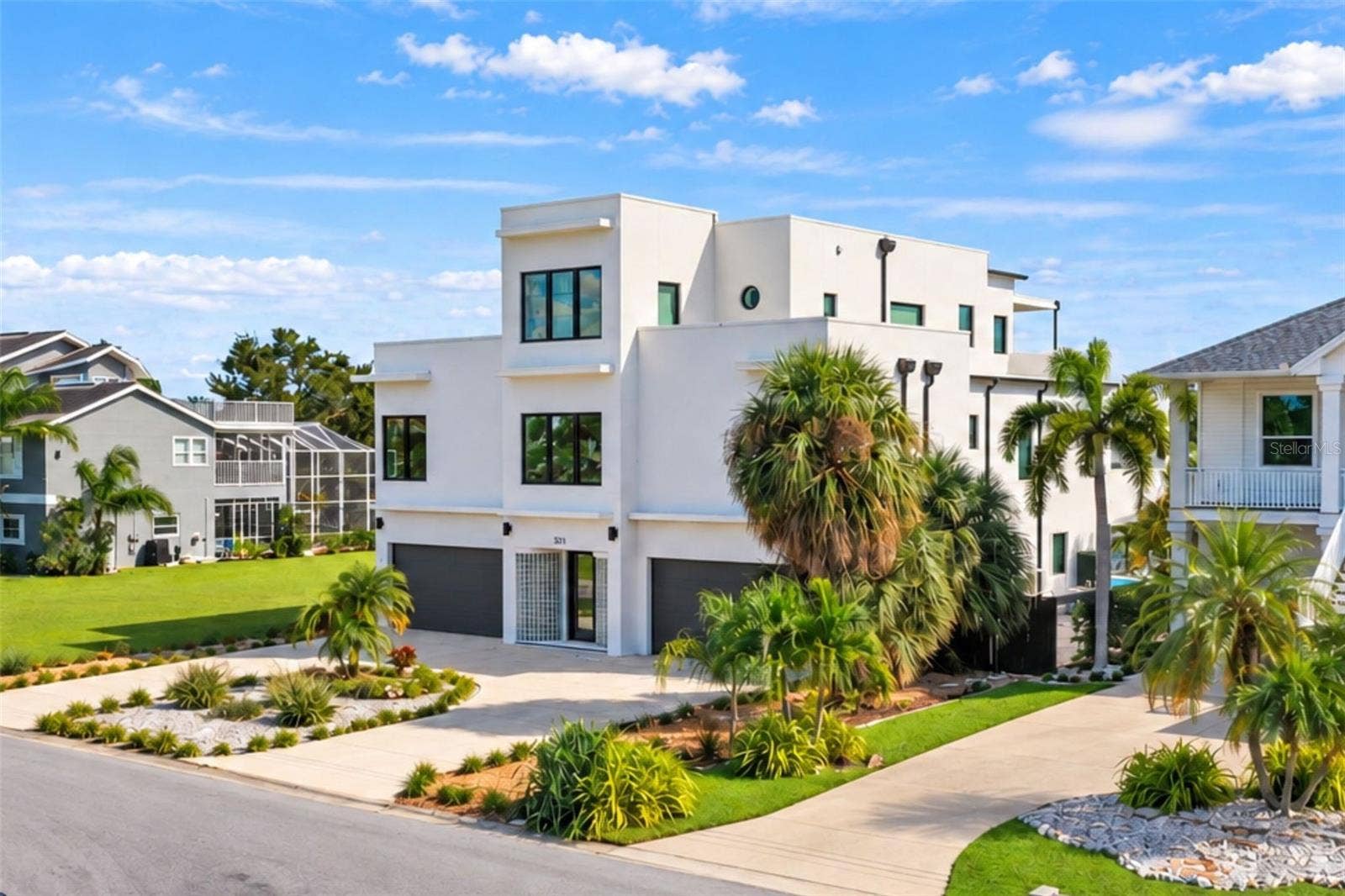 521 BAYWOOD DRIVE S, Dunedin, FL 34698 521 BAYWOOD DRIVE S, Dunedin, FL 34698