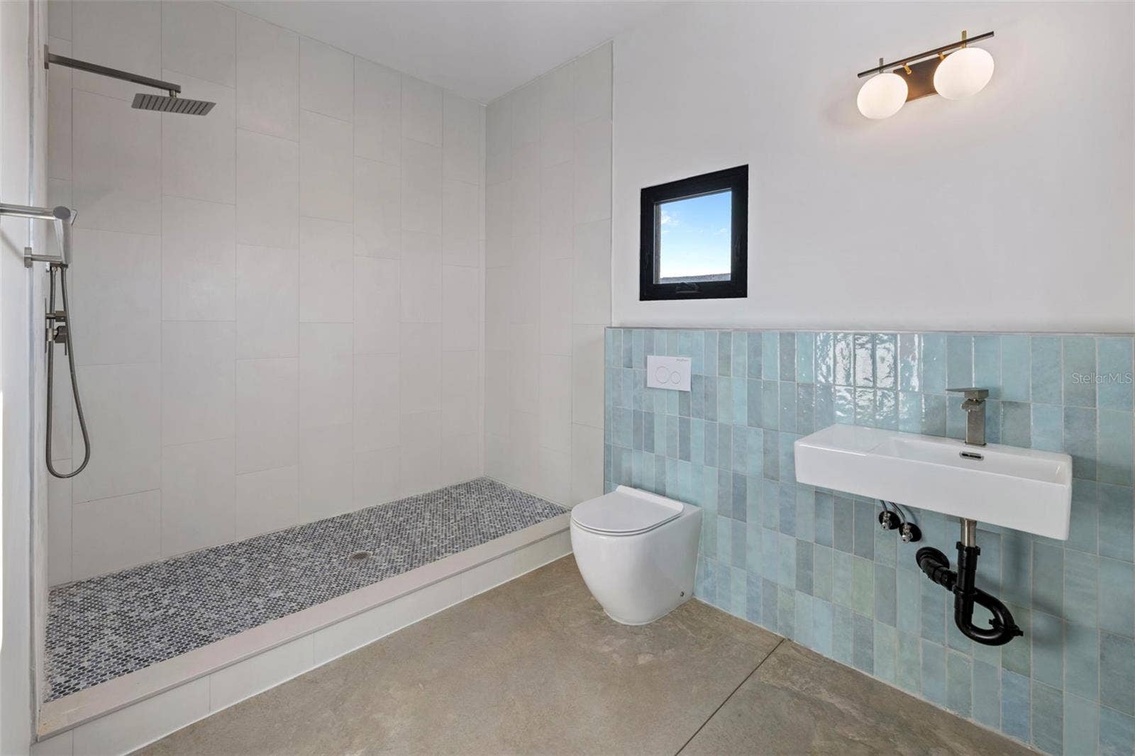 521 BAYWOOD DRIVE S, Dunedin, FL 34698 521 BAYWOOD DRIVE S, Dunedin, FL 34698