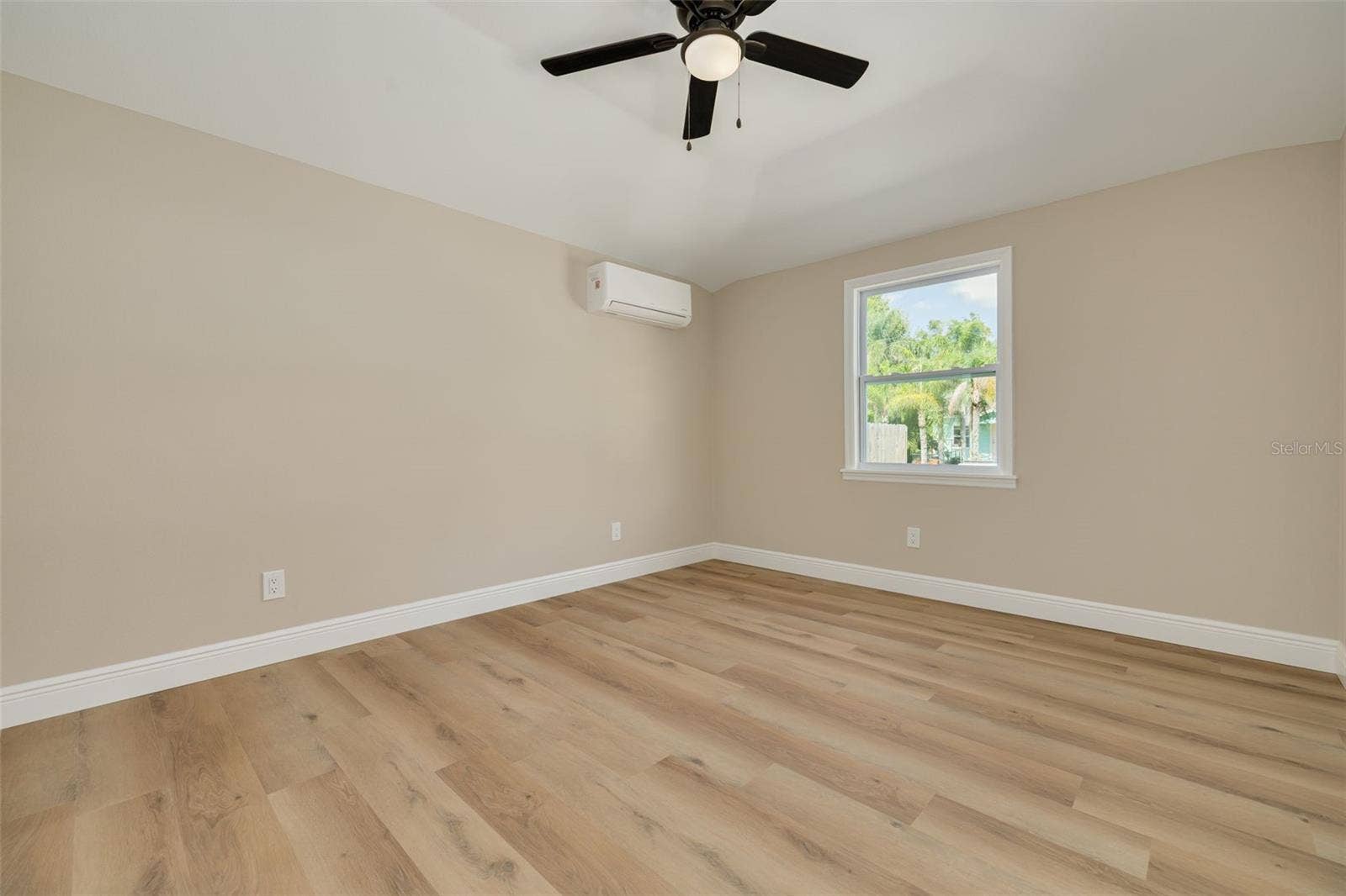 3138 YALE STREET N, St Petersburg, FL 33713