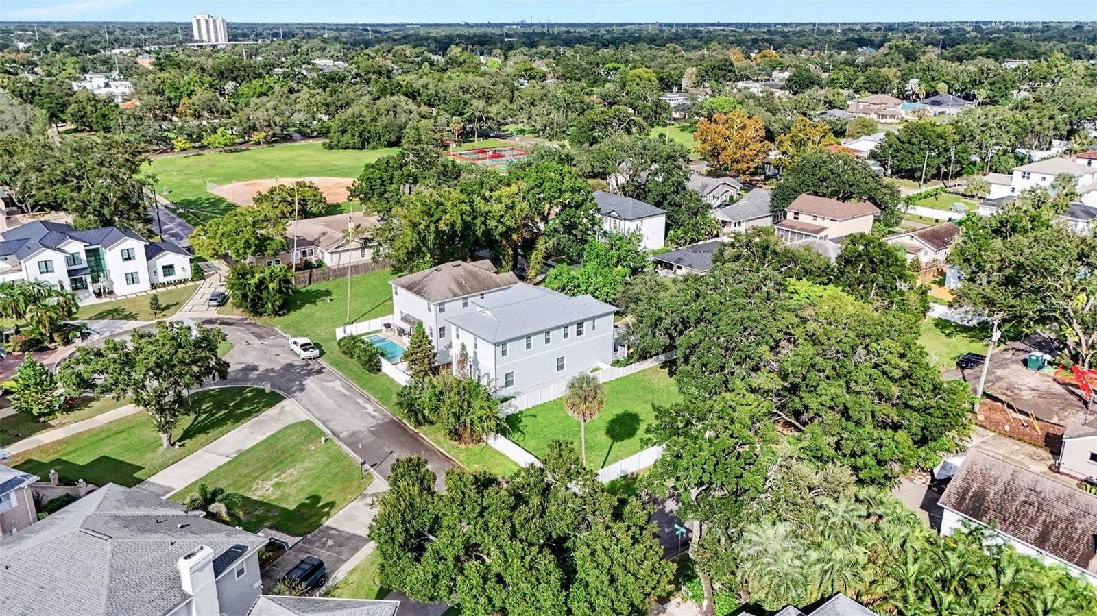 2902 N PERRY AVENUE, Tampa, FL 33602 2902 N PERRY AVENUE, Tampa, FL 33602
