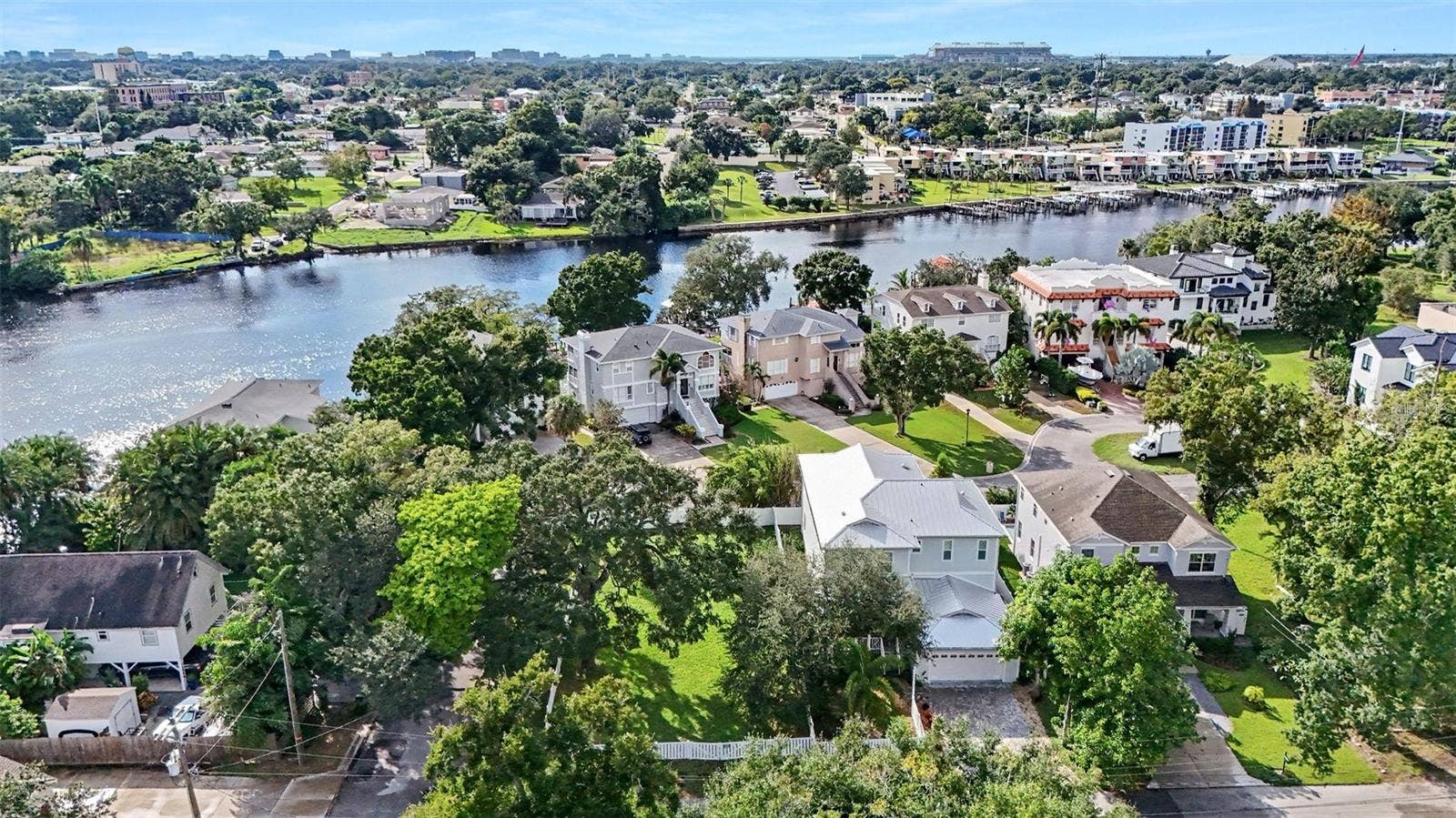2902 N PERRY AVENUE, Tampa, FL 33602 2902 N PERRY AVENUE, Tampa, FL 33602