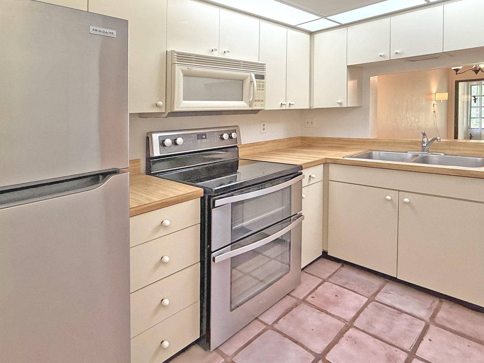 3034 EASTLAND BOULEVARD, #D202, Clearwater, FL 33761 3034 EASTLAND BOULEVARD, #D202, Clearwater, FL 33761