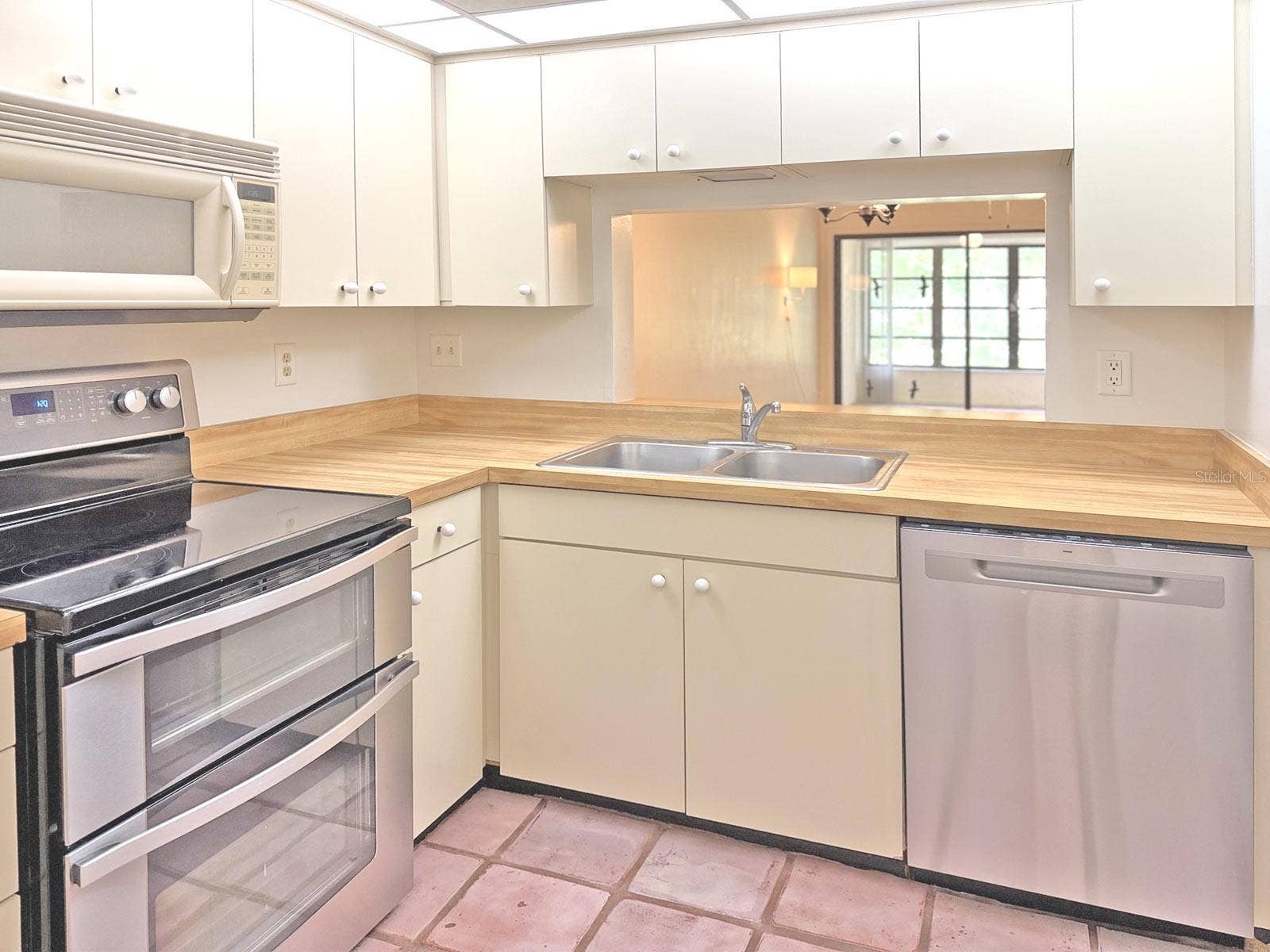 3034 EASTLAND BOULEVARD, #D202, Clearwater, FL 33761 3034 EASTLAND BOULEVARD, #D202, Clearwater, FL 33761