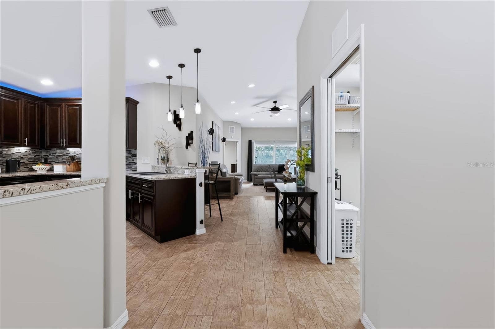 105 SAN LORENZO COURT, Bradenton, FL 34208 105 SAN LORENZO COURT, Bradenton, FL 34208