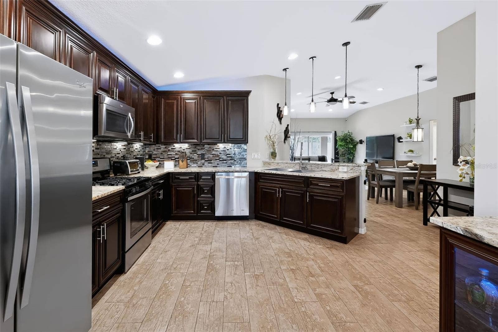 105 SAN LORENZO COURT, Bradenton, FL 34208 105 SAN LORENZO COURT, Bradenton, FL 34208