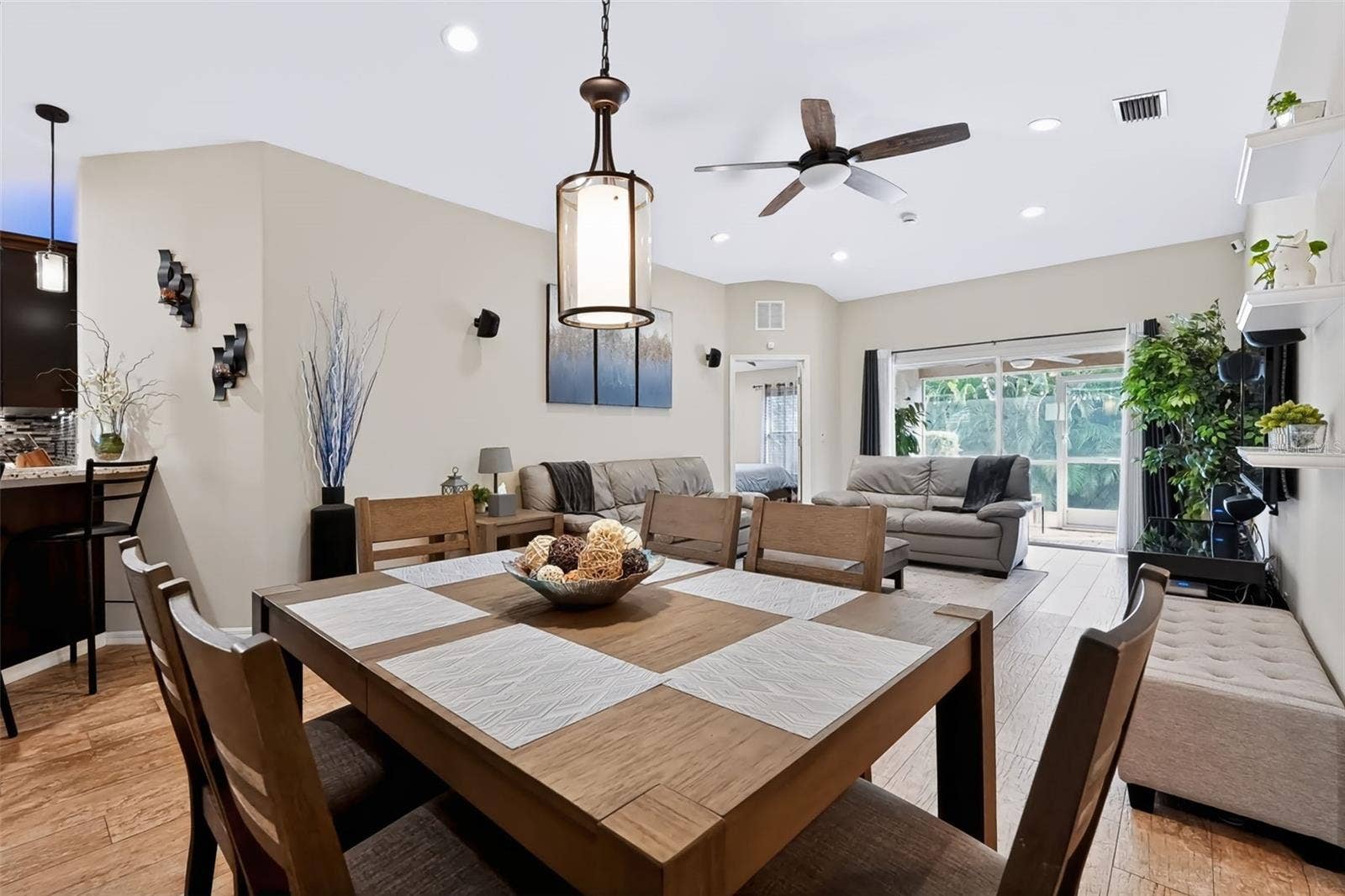 105 SAN LORENZO COURT, Bradenton, FL 34208 105 SAN LORENZO COURT, Bradenton, FL 34208