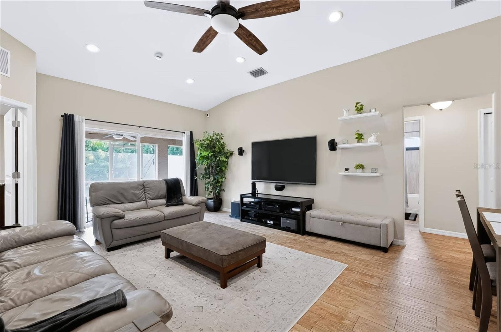 105 SAN LORENZO COURT, Bradenton, FL 34208 105 SAN LORENZO COURT, Bradenton, FL 34208