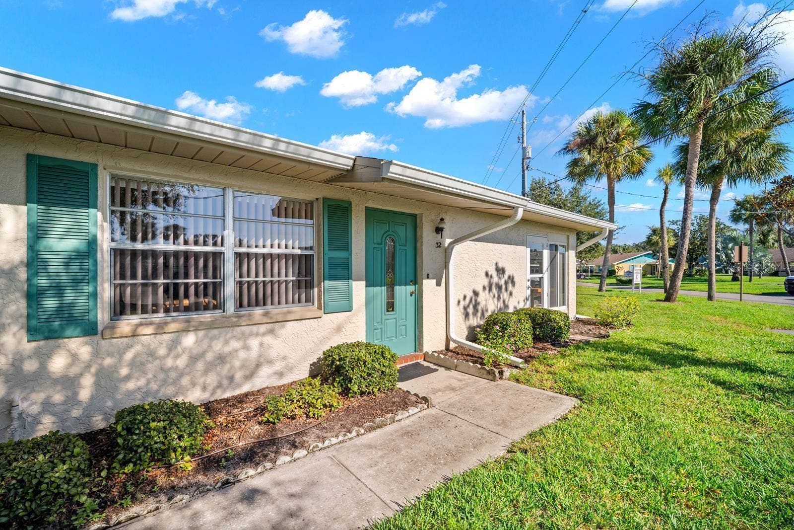 1906 CANTERBURY LANE, #32, Sun City Center, FL 33573 1906 CANTERBURY LANE, #32, Sun City Center, FL 33573
