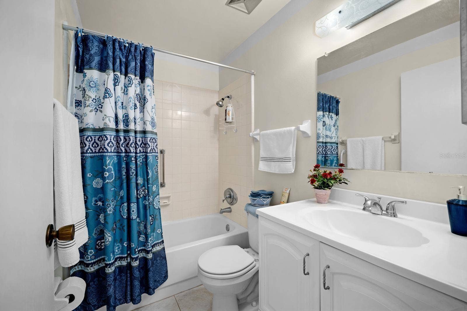 1906 CANTERBURY LANE, #32, Sun City Center, FL 33573 1906 CANTERBURY LANE, #32, Sun City Center, FL 33573