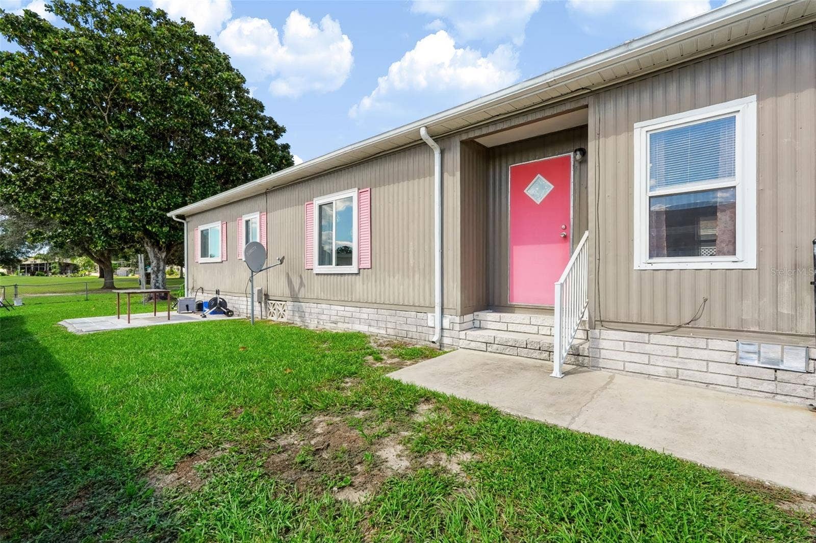 8481 DICKENS AVENUE, Brooksville, FL 34613
