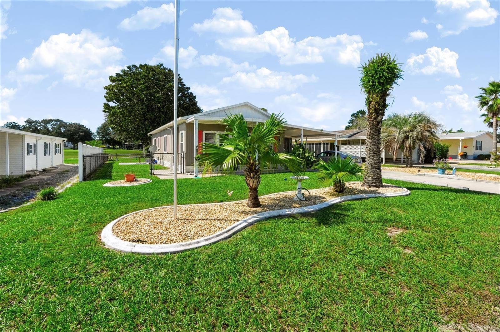 8481 DICKENS AVENUE, Brooksville, FL 34613