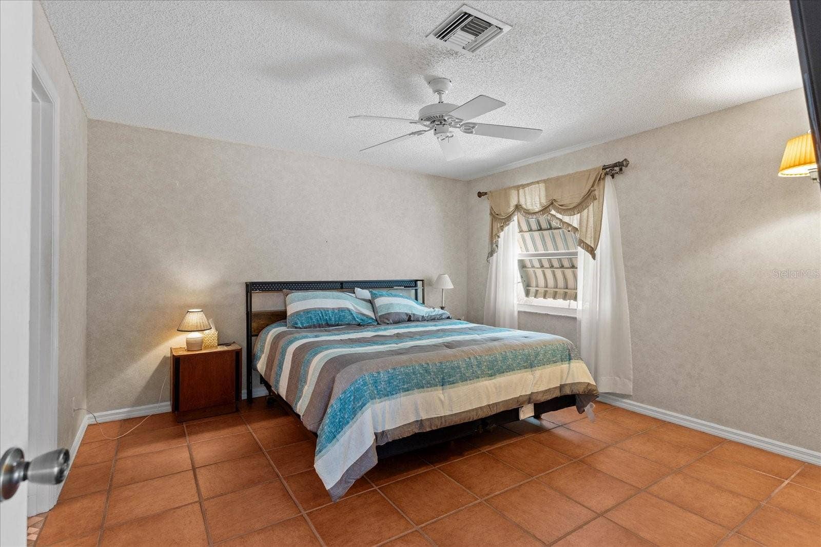 952 AVALON AVE. AVENUE, The Villages, FL 32159 952 AVALON AVE. AVENUE, The Villages, FL 32159