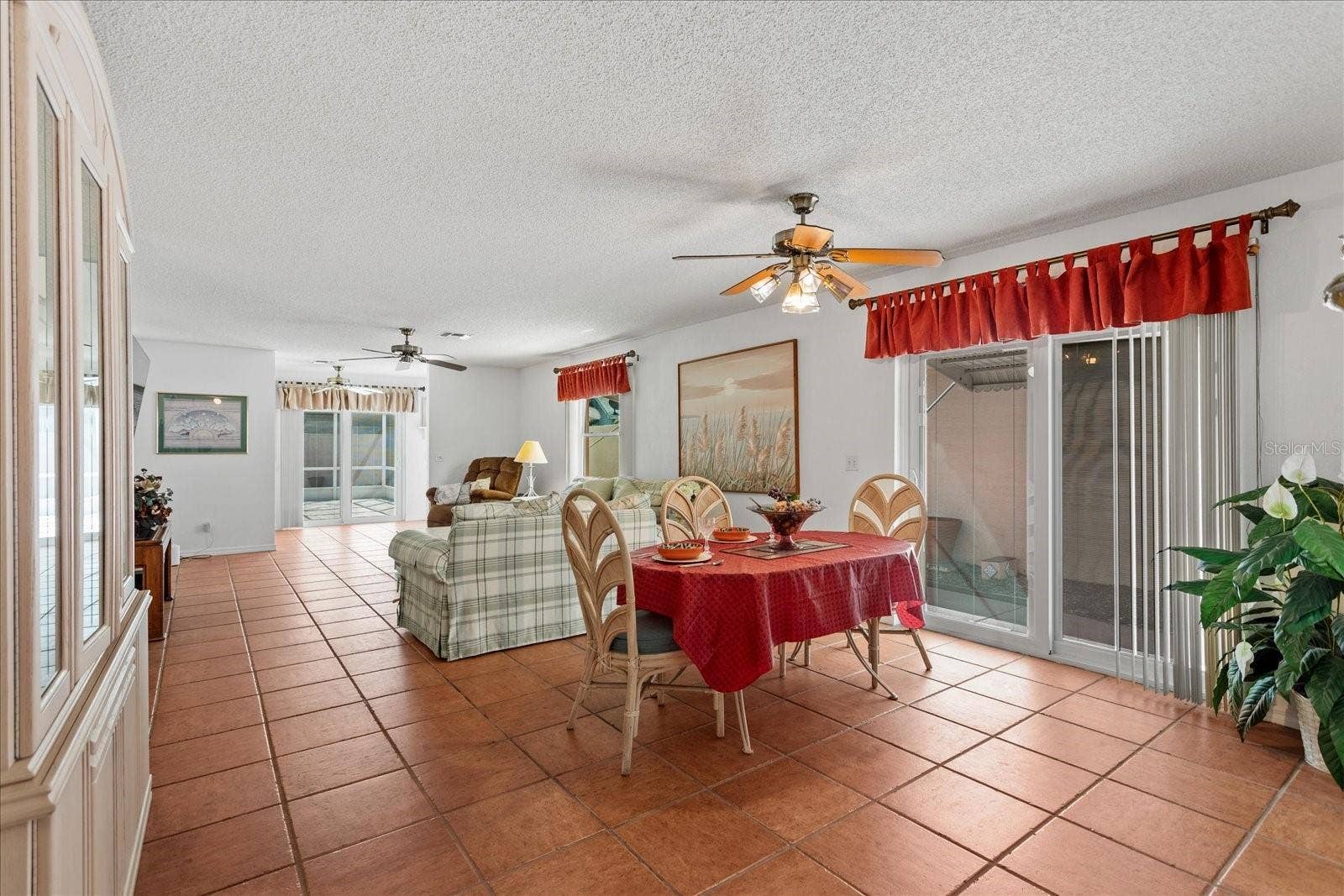 952 AVALON AVE. AVENUE, The Villages, FL 32159 952 AVALON AVE. AVENUE, The Villages, FL 32159