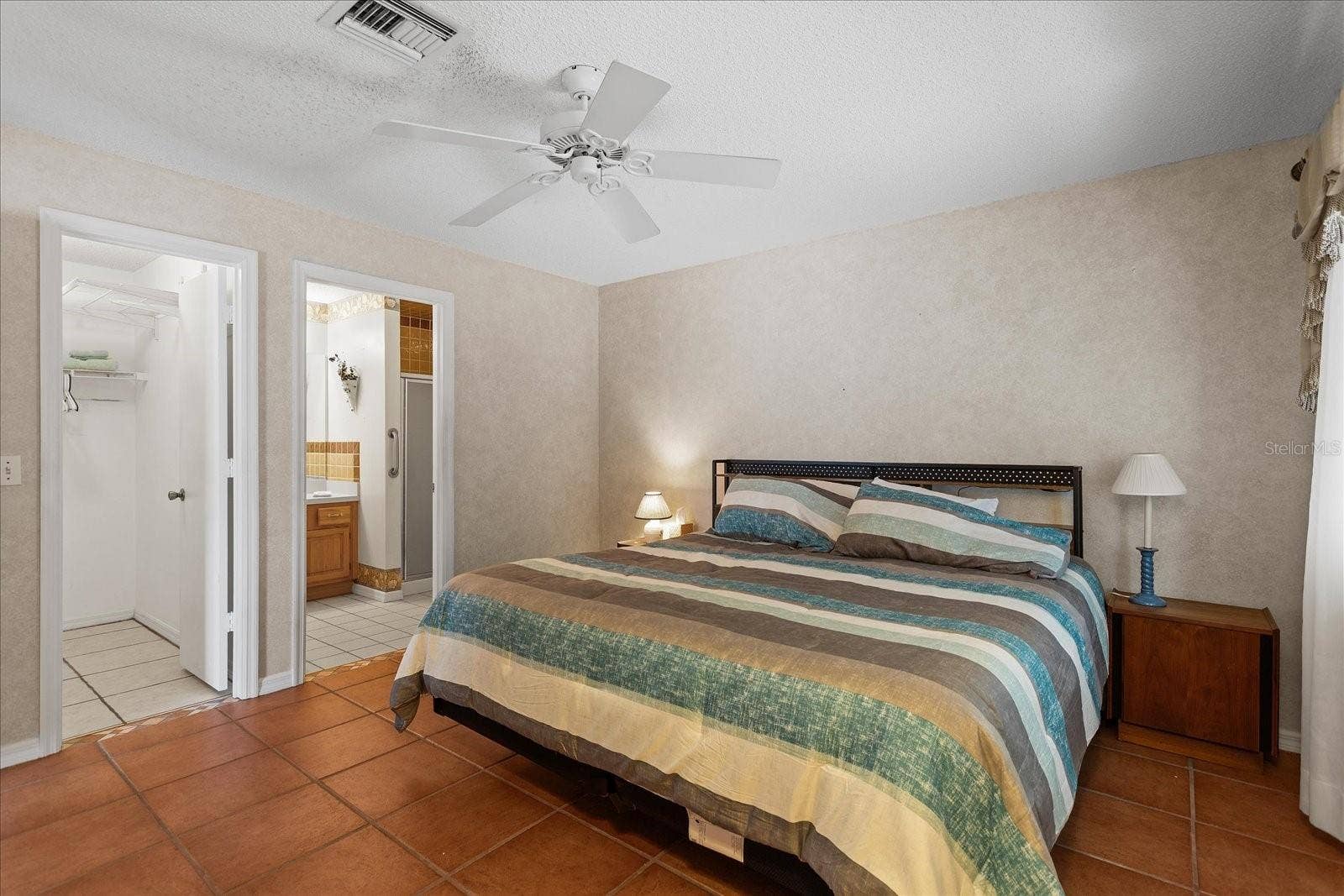 952 AVALON AVE. AVENUE, The Villages, FL 32159 952 AVALON AVE. AVENUE, The Villages, FL 32159