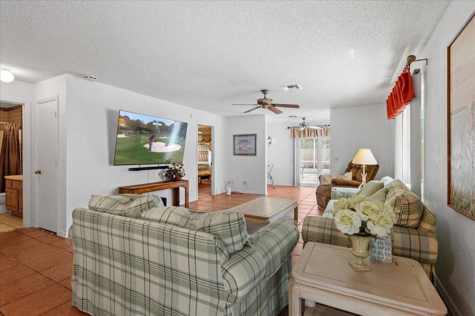 952 AVALON AVE. AVENUE, The Villages, FL 32159 952 AVALON AVE. AVENUE, The Villages, FL 32159