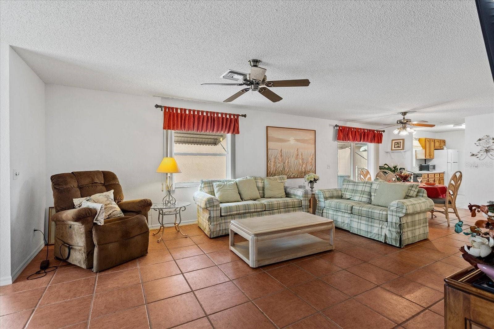 952 AVALON AVE. AVENUE, The Villages, FL 32159 952 AVALON AVE. AVENUE, The Villages, FL 32159