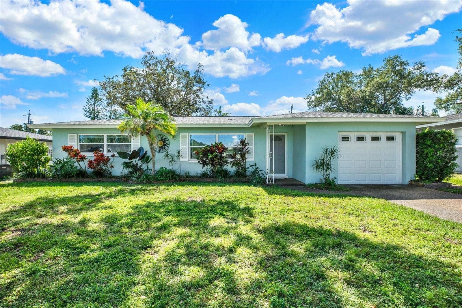 1669 CAMBRIDGE DRIVE, Clearwater, FL 33756