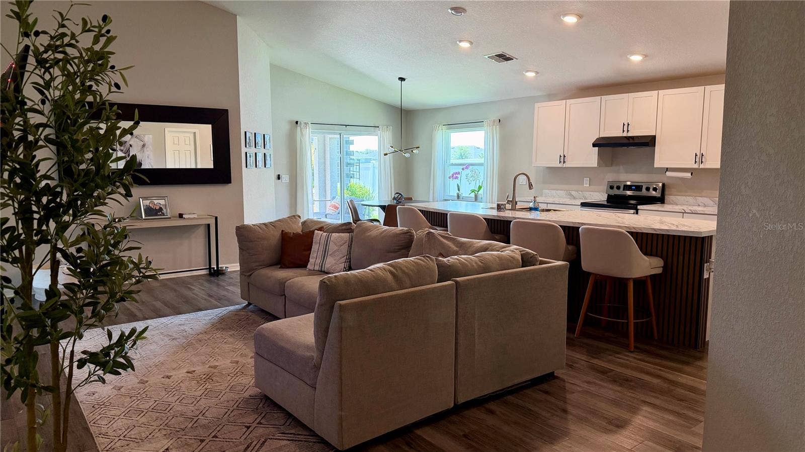 6896 GIDEON CIRCLE, Zephyrhills, FL 33541