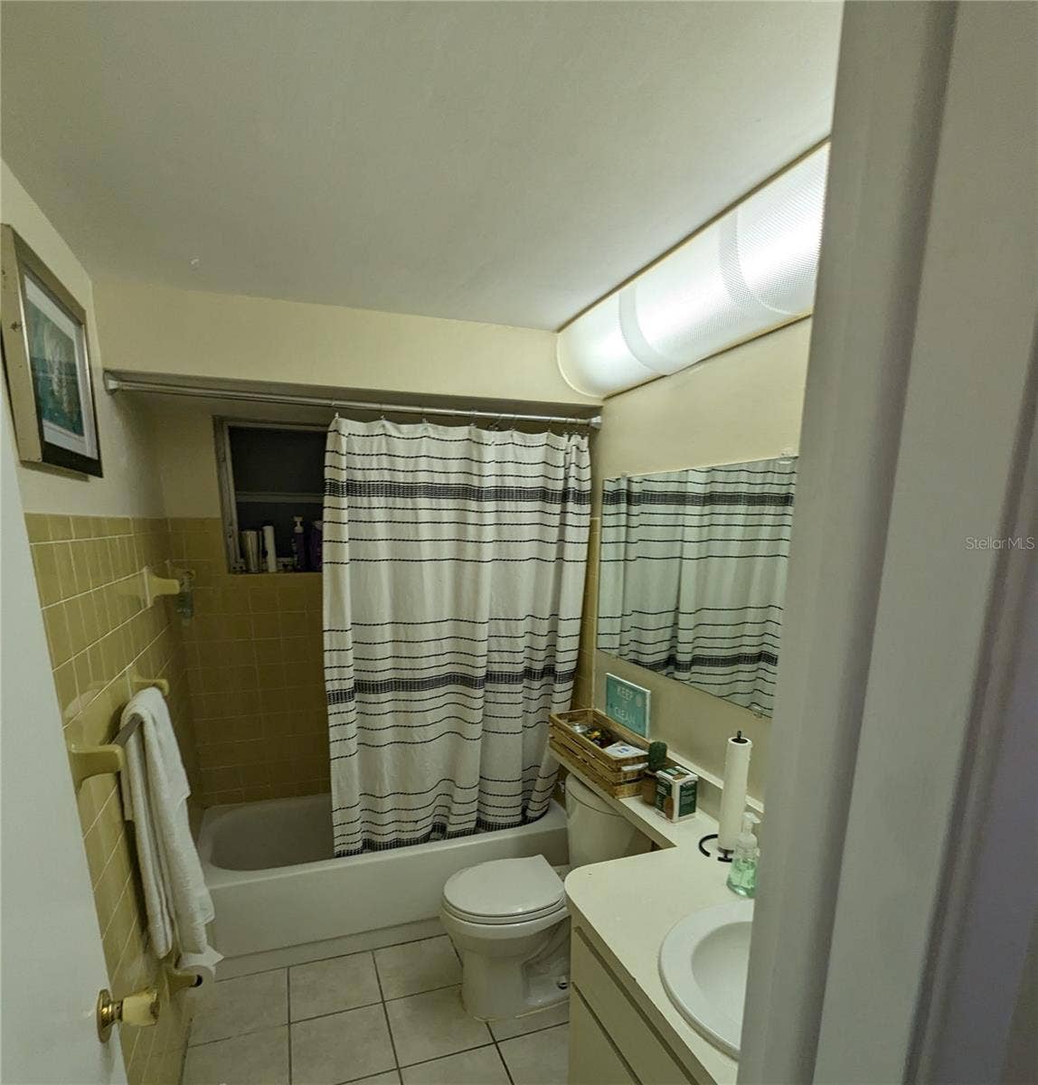 3937 SAIL DRIVE, New Port Richey, FL 34652 HALL BATH