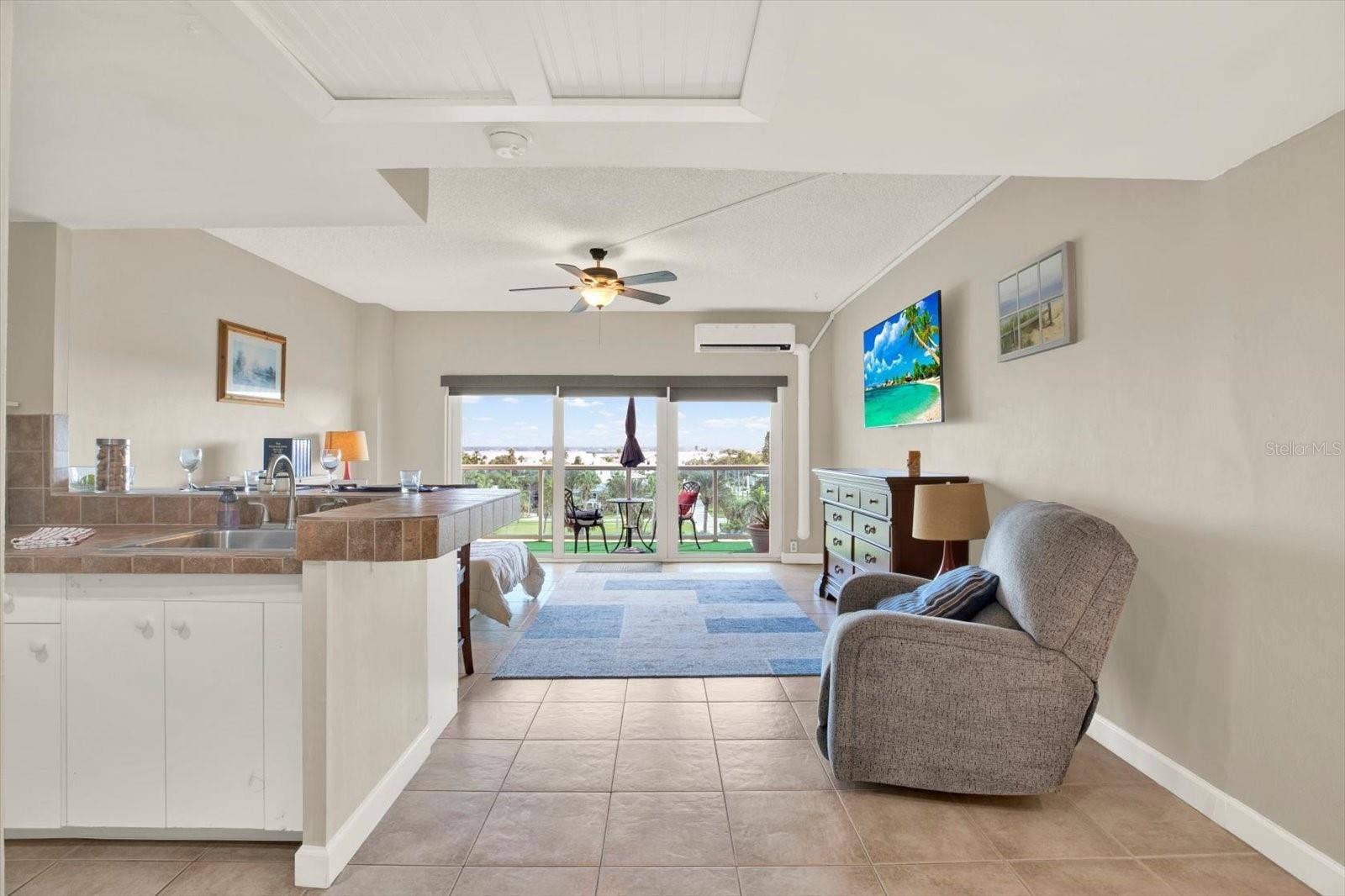 880 MANDALAY AVENUE, #C512, Clearwater Beach, FL 33767 880 MANDALAY AVENUE, #C512, Clearwater Beach, FL 33767