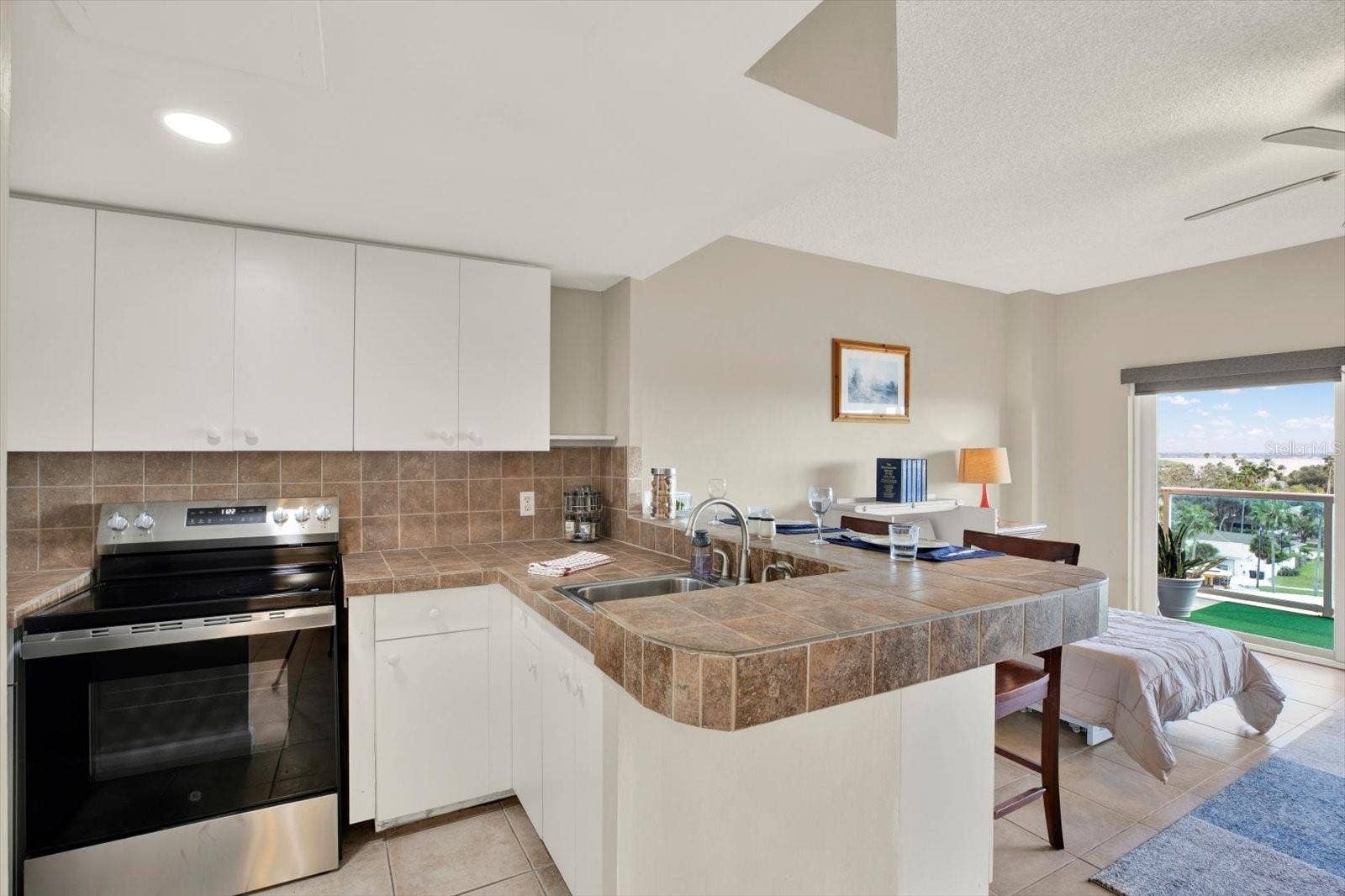 880 MANDALAY AVENUE, #C512, Clearwater Beach, FL 33767 880 MANDALAY AVENUE, #C512, Clearwater Beach, FL 33767
