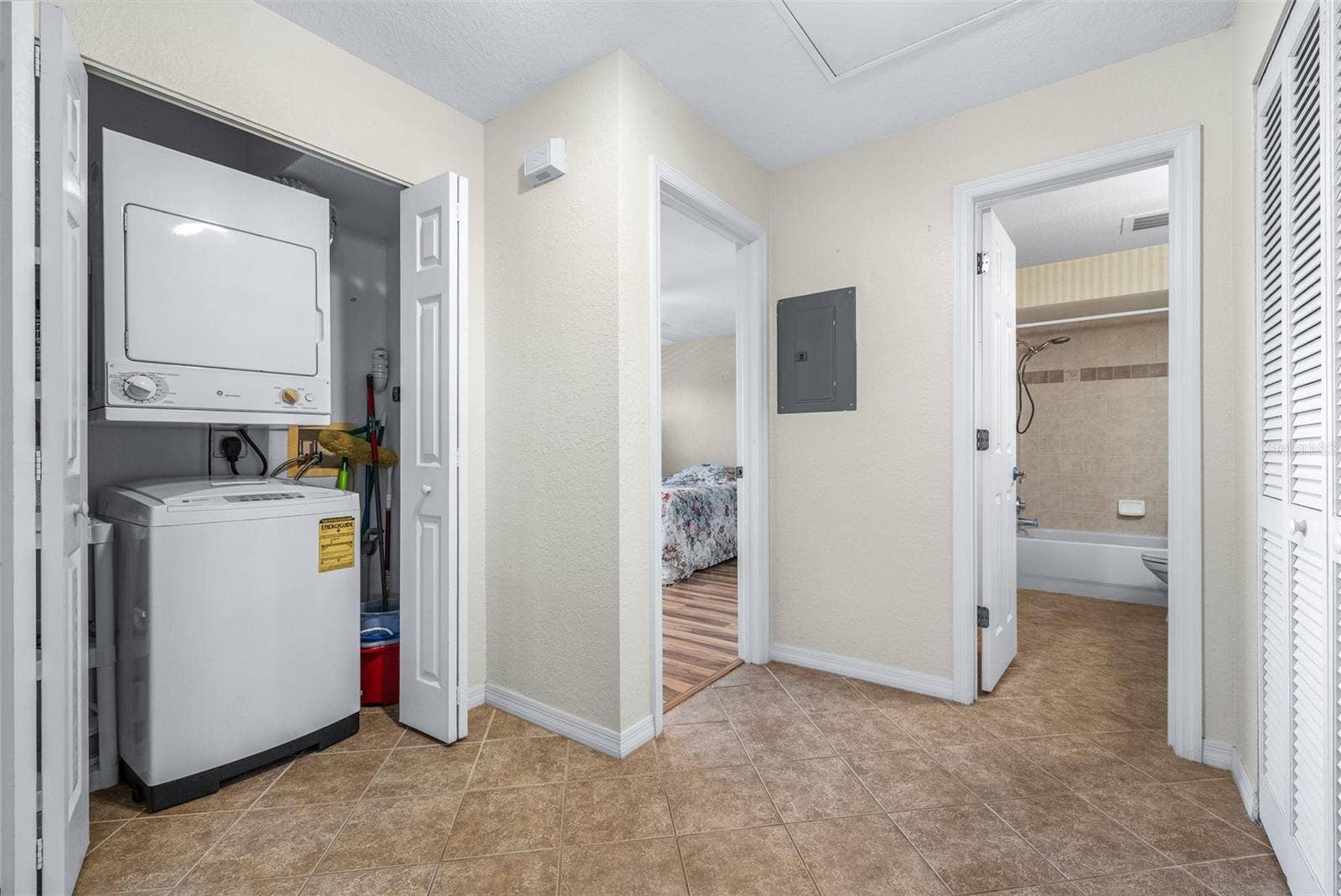 6150 GULFPORT BOULEVARD S, #515, Gulfport, FL 33707 6150 GULFPORT BOULEVARD S, #515, Gulfport, FL 33707