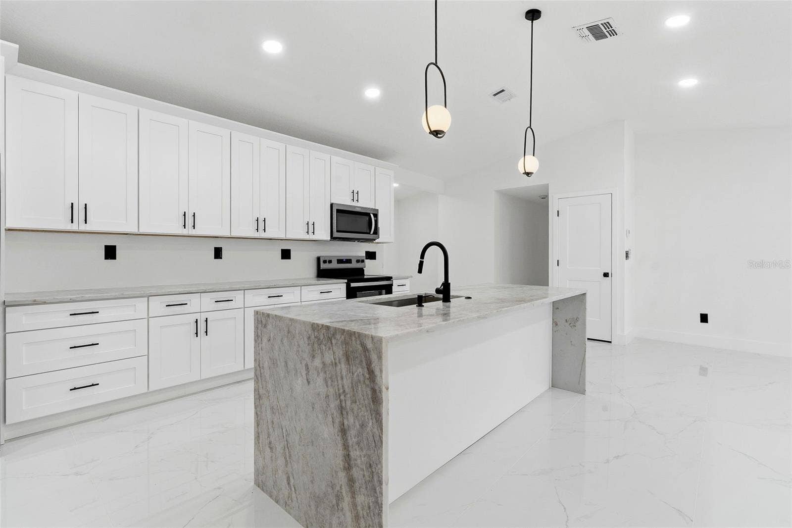 5308 BLACK PINE DRIVE, Tampa, FL 33624 5308 BLACK PINE DRIVE, Tampa, FL 33624