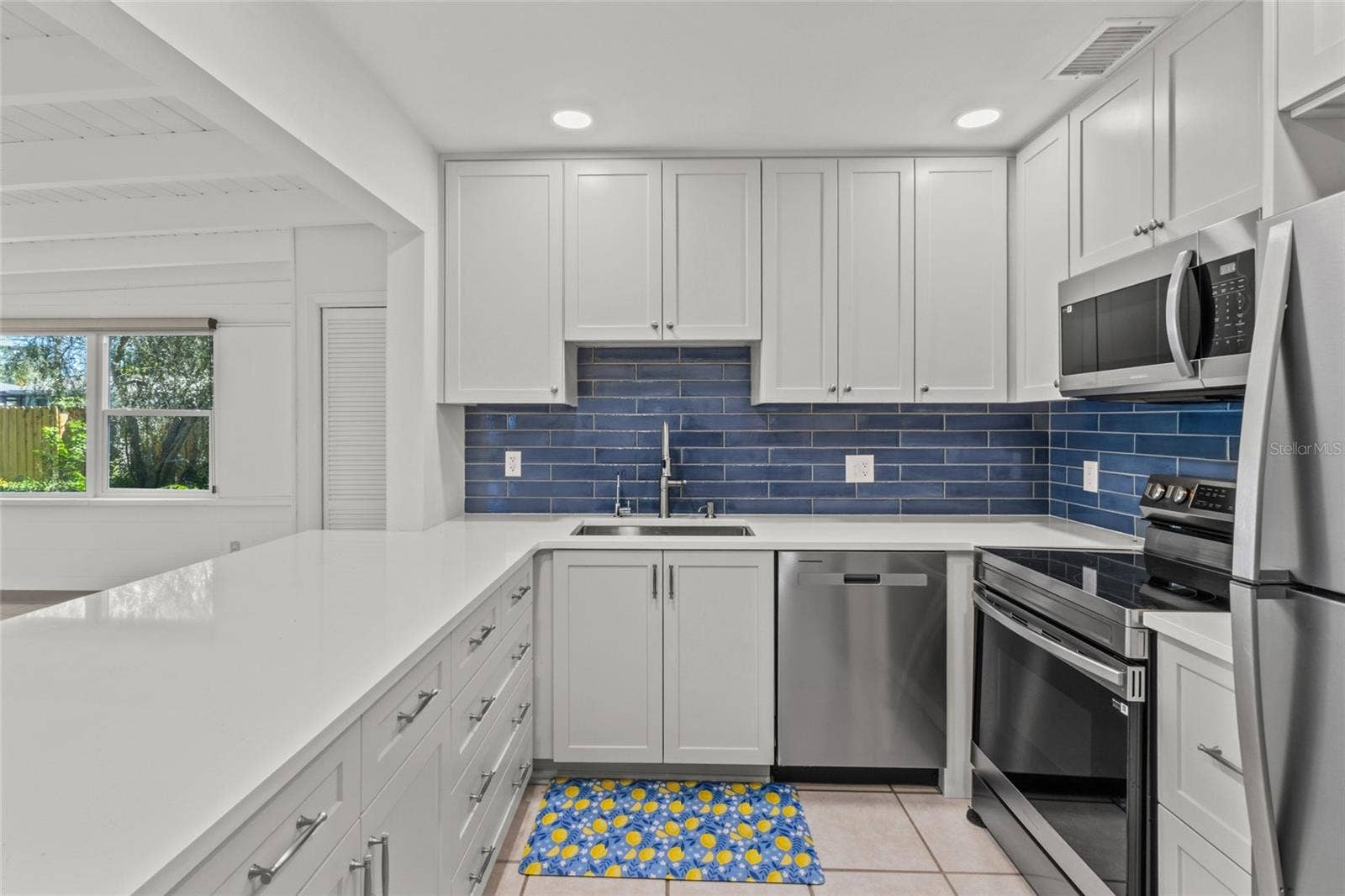 5819 27TH AVENUE S, Gulfport, FL 33707 Kitchen